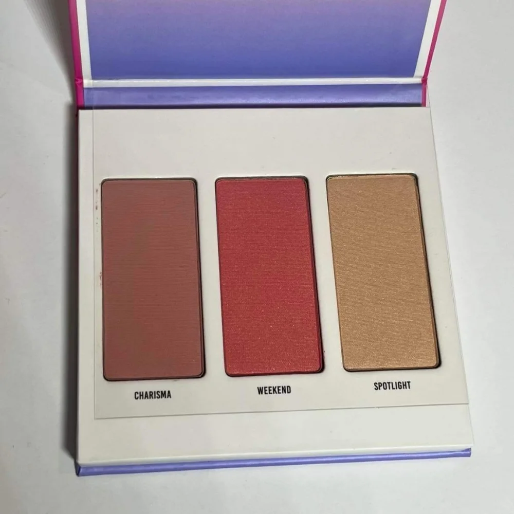 C'est Moi Aspiring‎ Cheek Palette Flattering Beauty Makeup Blush Selfcare Italy